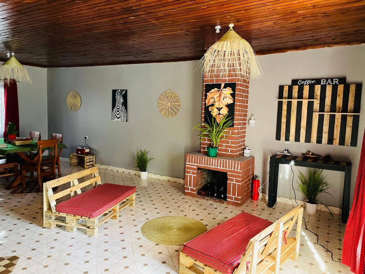 Serengeti Villa Arusha Buitenkant foto